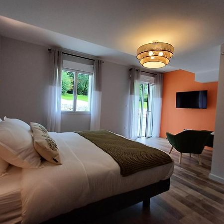 Отель La Reinette Des Pres Doudeauville Экстерьер фото